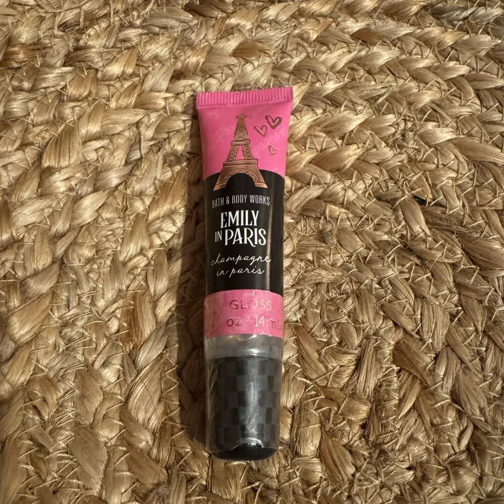 Bath & Body Works Emily In Paris Lipstick Trio Plus Lip gloss‎